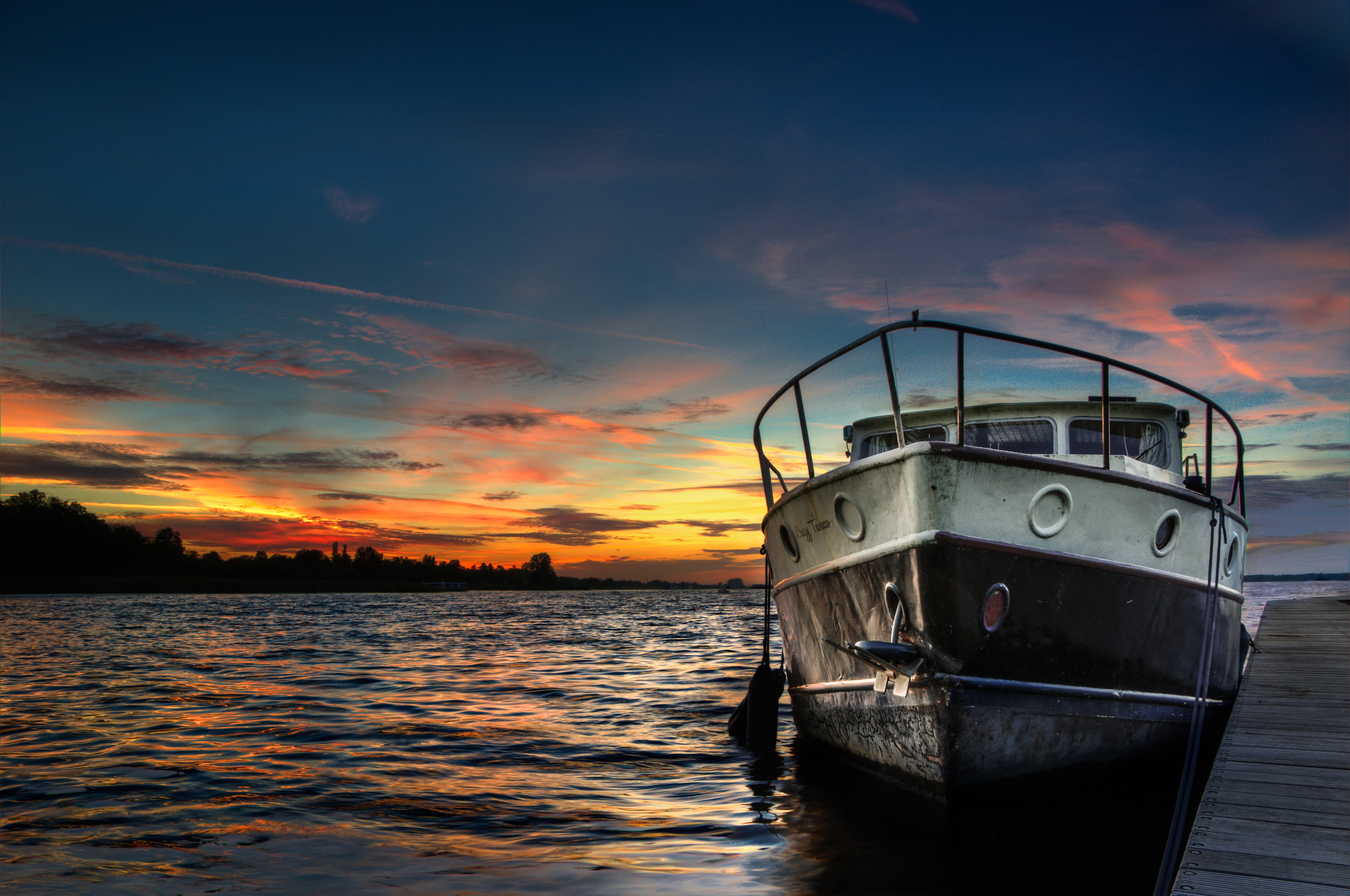 boat-dusk-hdr-9242